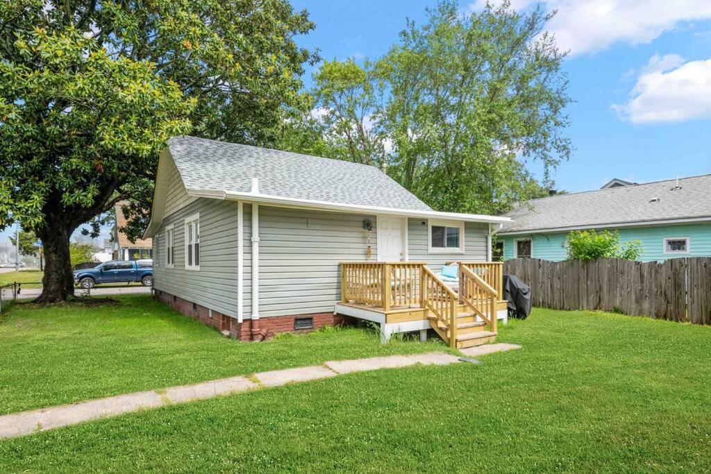 Beach Bungalow - 1 Block To Beach - Pets Welcome! Norfolk Exterior foto